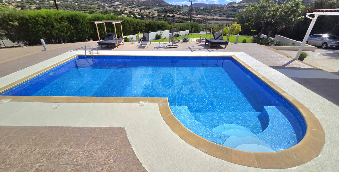Private Five-Bedroom Villa with Separate Guest House, Swimming Pool and 2,400 m² Plot for Rent in Paramytha, Limassol, Near to the Heritage school