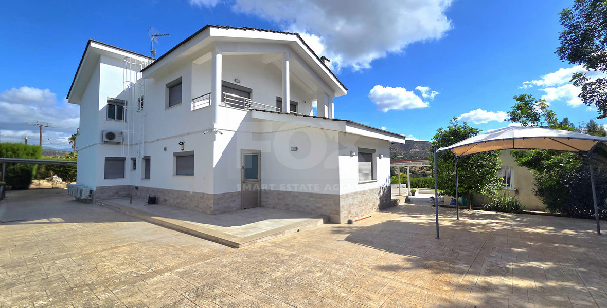 Private Five-Bedroom Villa with Separate Guest House, Swimming Pool and 2,400 m² Plot for Rent in Paramytha, Limassol, Near to the Heritage school