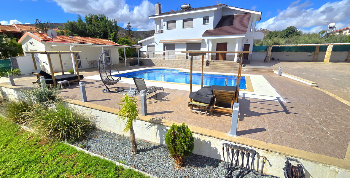 Private Five-Bedroom Villa with Separate Guest House, Swimming Pool and 2,400 m² Plot for Rent in Paramytha, Limassol, Near to the Heritage school
