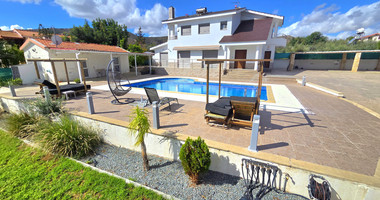 Private Five-Bedroom Villa with Separate Guest House, Swimming Pool and 2,400 m² Plot for Rent in Paramytha, Limassol, Near to the Heritage school
