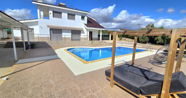 Private Five-Bedroom Villa with Separate Guest House, Swimming Pool and 2,400 m² Plot for Rent in Paramytha, Limassol, Near to the Heritage school