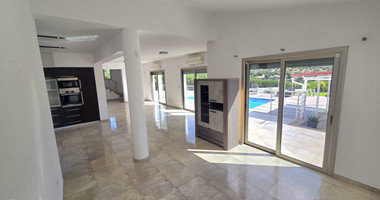Private Five-Bedroom Villa with Separate Guest House, Swimming Pool and 2,400 m² Plot for Rent in Paramytha, Limassol, Near to the Heritage school