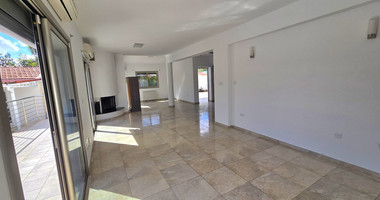 Private Five-Bedroom Villa with Separate Guest House, Swimming Pool and 2,400 m² Plot for Rent in Paramytha, Limassol, Near to the Heritage school