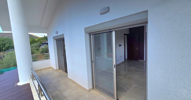 Private Five-Bedroom Villa with Separate Guest House, Swimming Pool and 2,400 m² Plot for Rent in Paramytha, Limassol, Near to the Heritage school