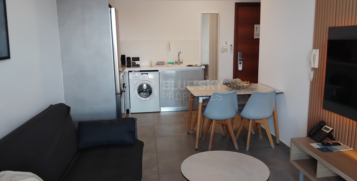 Furnished One-Bed Apartment in Universal with Pool & Gym for sale