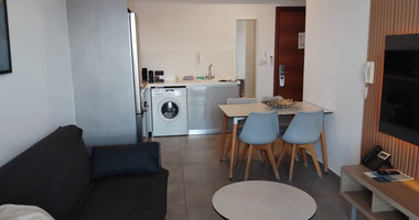 Furnished One-Bed Apartment in Universal with Pool & Gym for sale