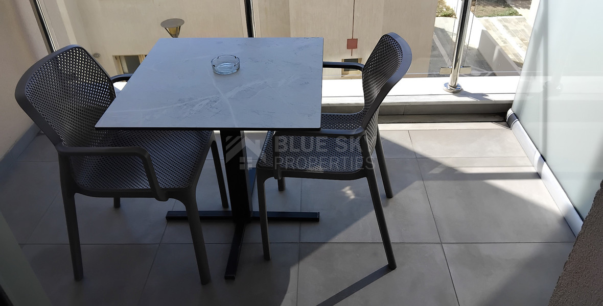 Furnished One-Bed Apartment in Universal with Pool & Gym for sale