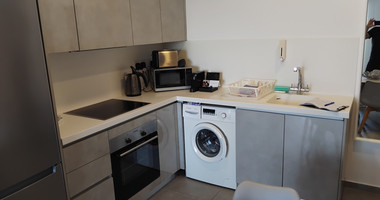 Furnished One-Bed Apartment in Universal with Pool & Gym for sale