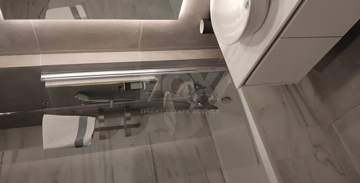 Furnished One-Bed Apartment in Universal with Pool & Gym for sale