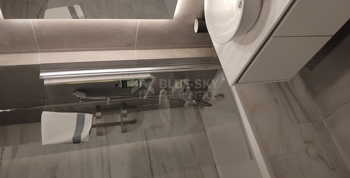 Furnished One-Bed Apartment in Universal with Pool & Gym for sale