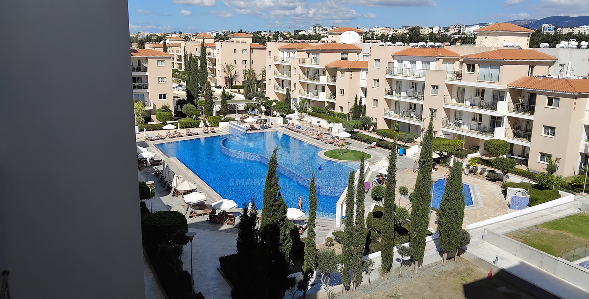 Furnished One-Bed Apartment in Universal with Pool & Gym for sale
