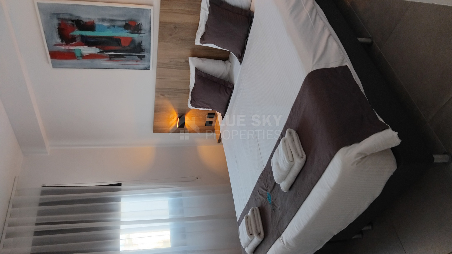 Furnished One-Bed Apartment in Universal with Pool & Gym for sale