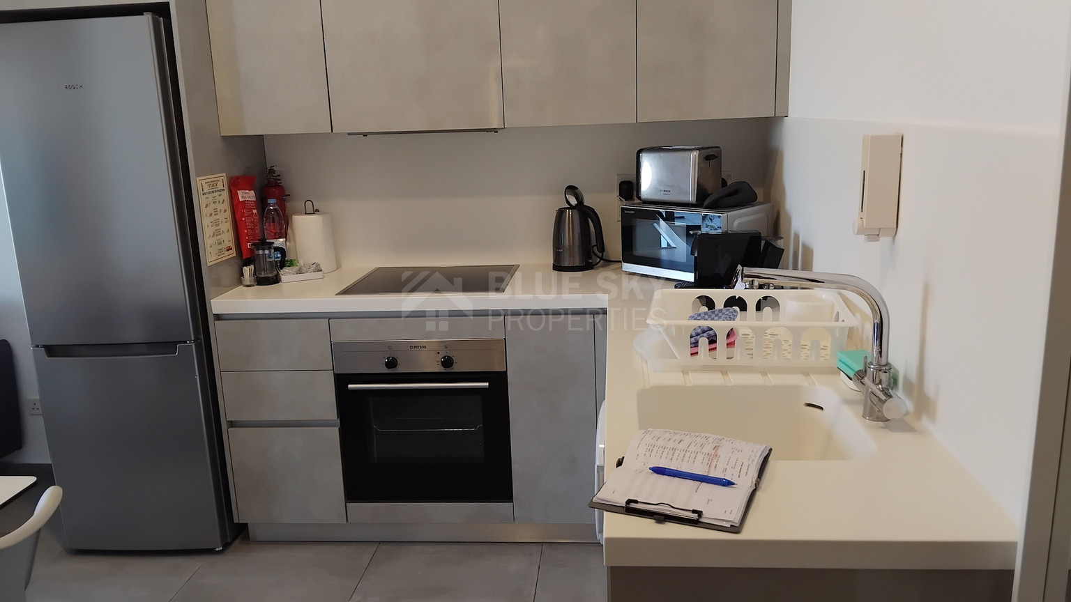 Furnished One-Bed Apartment in Universal with Pool & Gym for sale