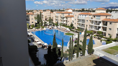 Furnished One-Bed Apartment in Universal with Pool & Gym for sale