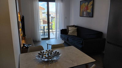 Furnished One-Bed Apartment in Universal with Pool & Gym for sale