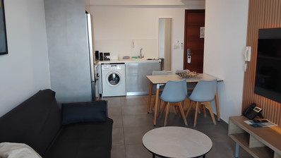 Furnished One-Bed Apartment in Universal with Pool & Gym for sale