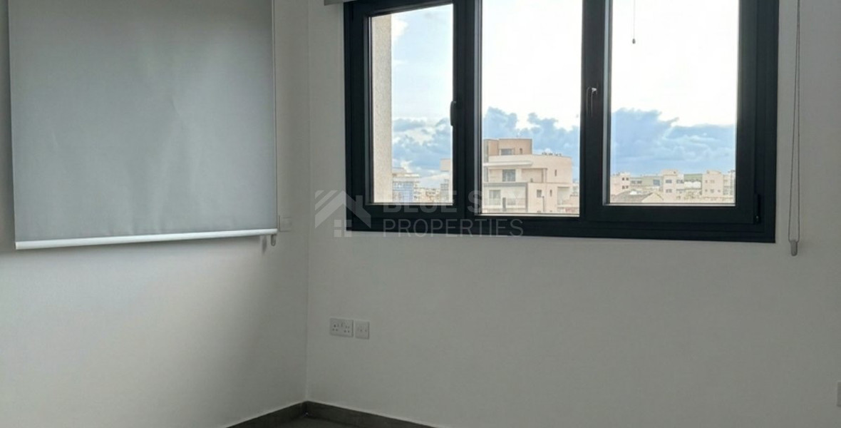 Modern 1-Bed Penthouse in Zakaki with City Views