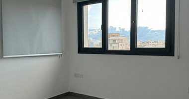 Modern 1-Bed Penthouse in Zakaki with City Views