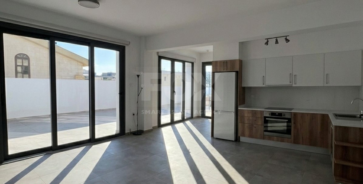 Modern 1-Bed Penthouse in Zakaki with City Views