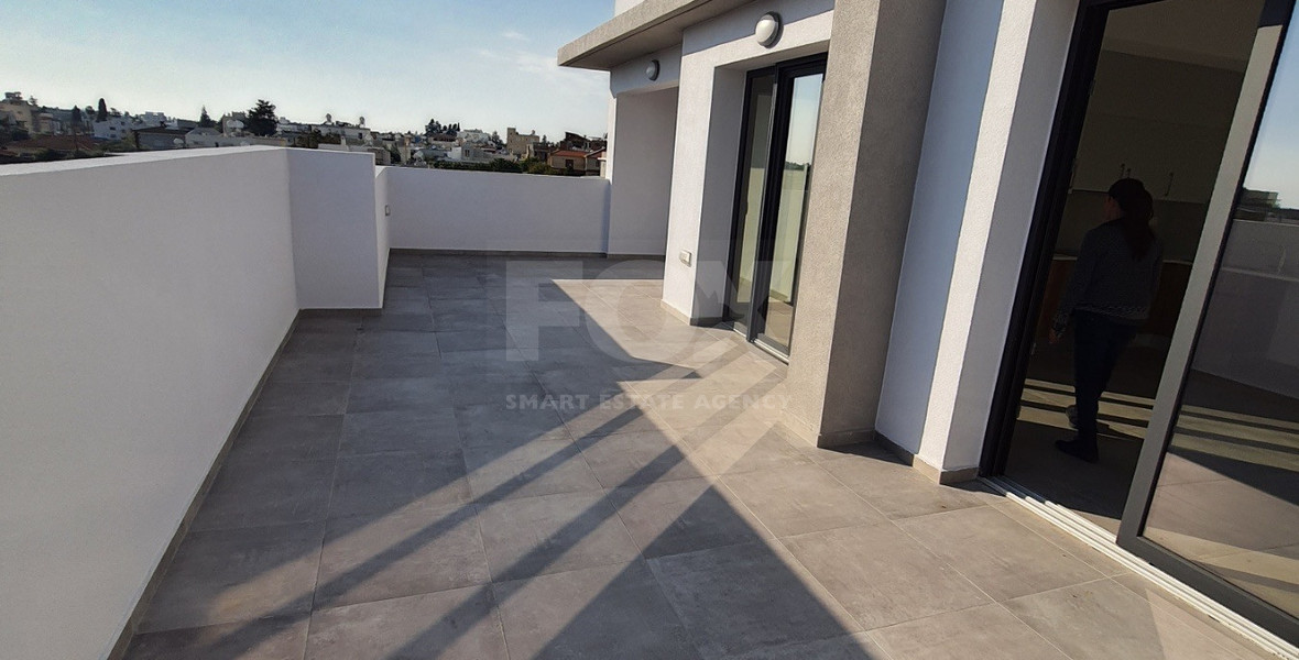 Modern 1-Bed Penthouse in Zakaki with City Views