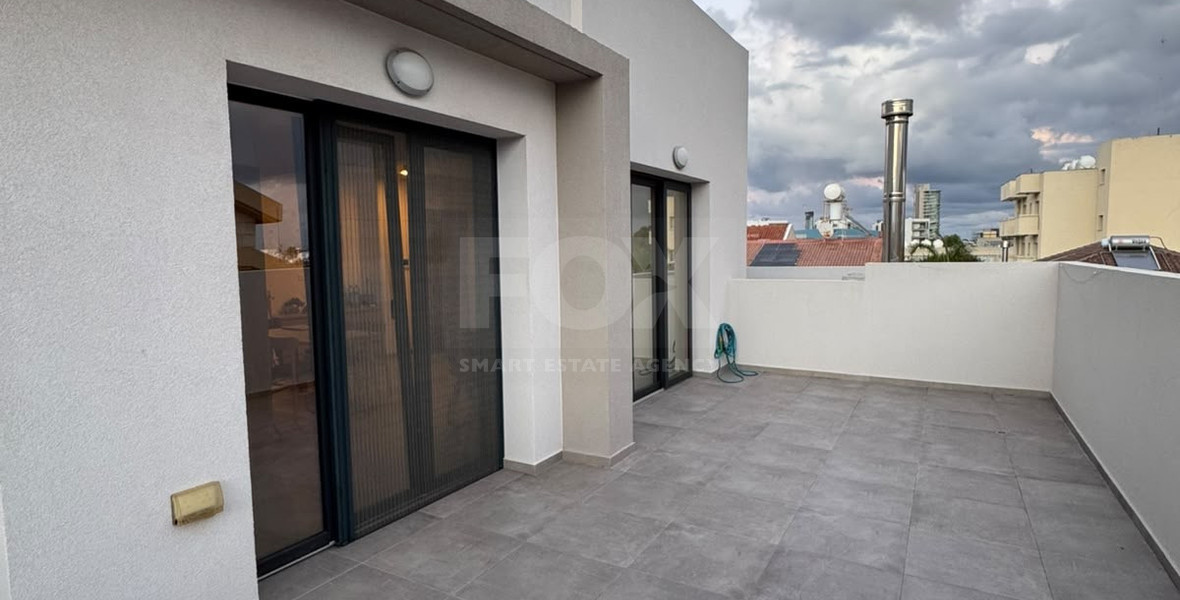Modern 1-Bed Penthouse in Zakaki with City Views