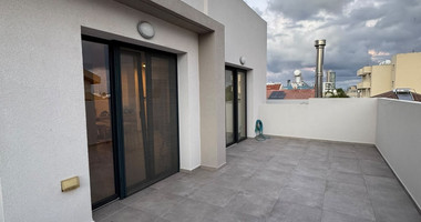 Modern 1-Bed Penthouse in Zakaki with City Views