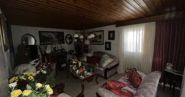Spacious 3-Bedroom House Large Courtyard for Rent in Kolossi