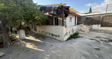 Spacious 3-Bedroom House Large Courtyard for Rent in Kolossi