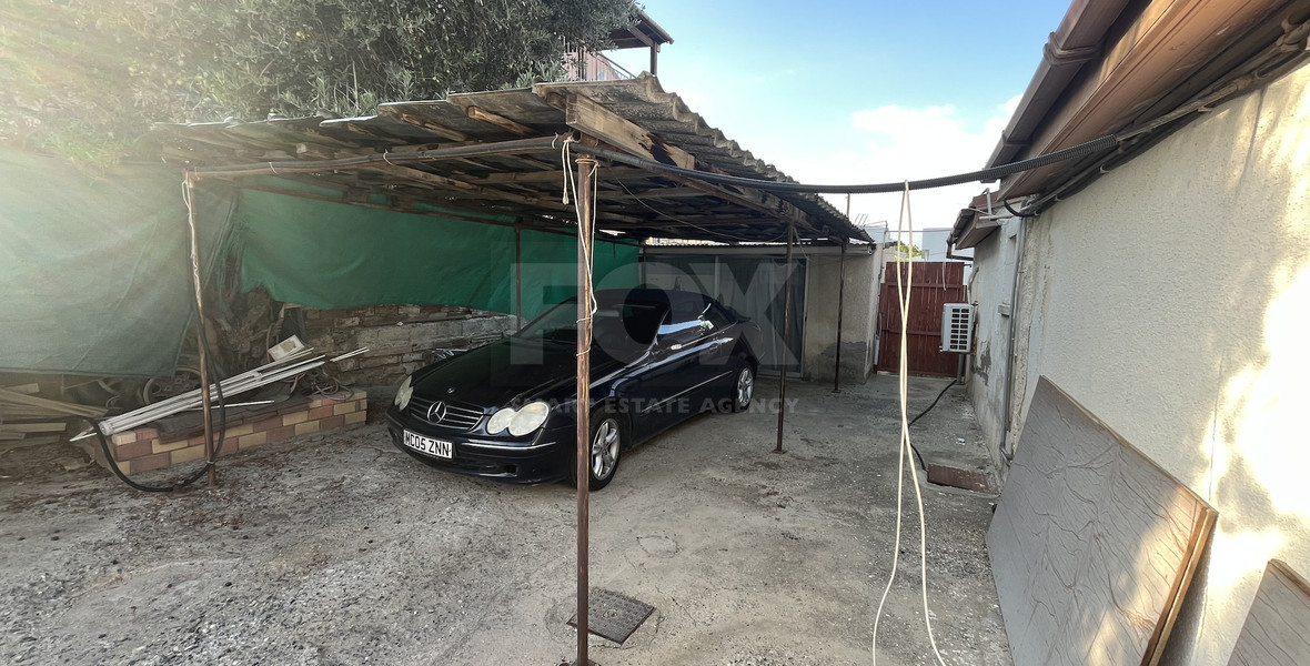 Spacious 3-Bedroom House Large Courtyard for Rent in Kolossi