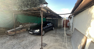 Spacious 3-Bedroom House Large Courtyard for Rent in Kolossi