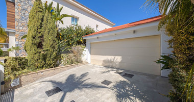 Elegant 4-Bedroom Home with Basement & Pool in Agios Athanasios, Limassol