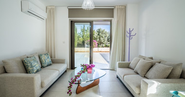 Modern 3-Bedroom Detached Villa with Sea Views , Geroskipou