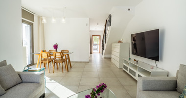 Modern 3-Bedroom Detached Villa with Sea Views , Geroskipou