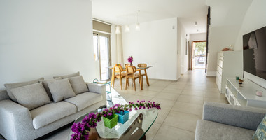 Modern 3-Bedroom Detached Villa with Sea Views , Geroskipou