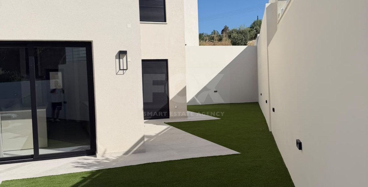 Brand-New Five-Bedroom Villa for Rent – Agios Athanasios
