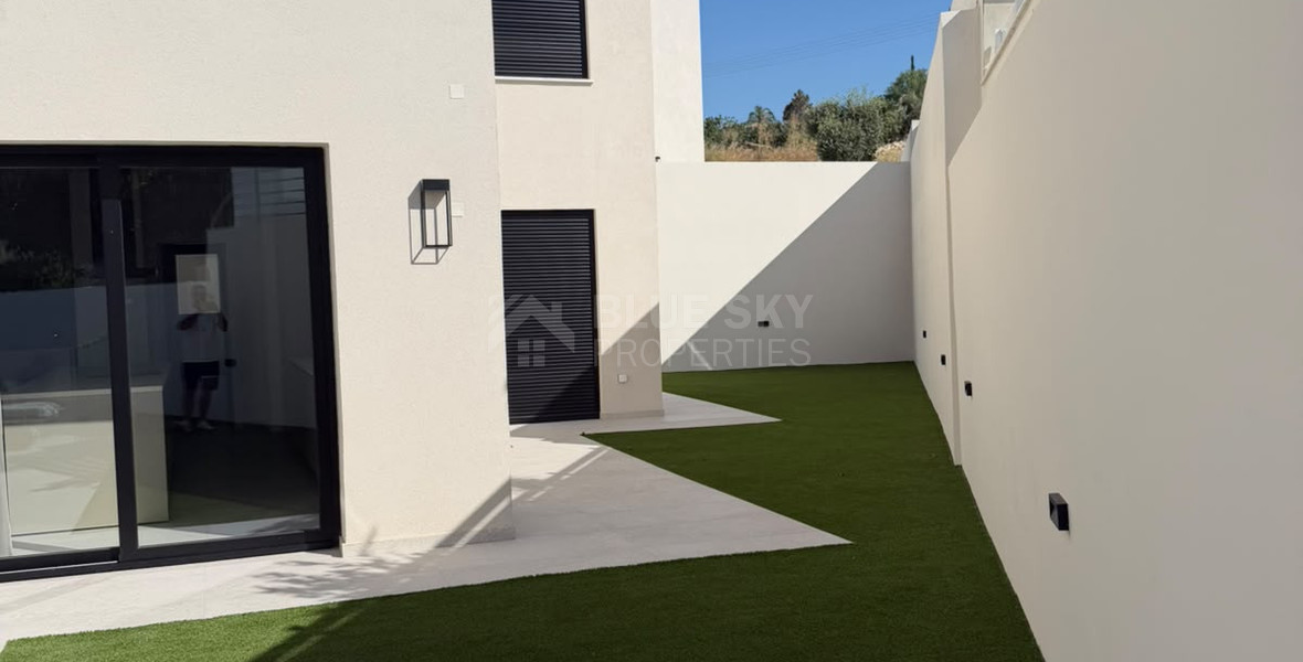 Brand-New Five-Bedroom Villa for Rent – Agios Athanasios