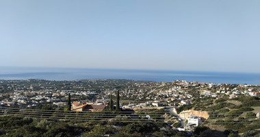 Panoramic Sea-View Two-Bed Peyia Apartment with Pool for rent