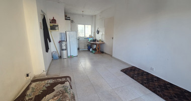 Two-Bedroom Apartment for Sale in Neapoli, Limassol – Renovation Opportunity Just 300m from the Sea