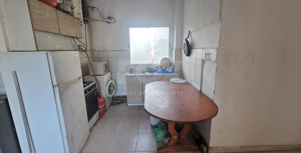 Two-Bedroom Apartment for Sale in Neapoli, Limassol – Renovation Opportunity Just 300m from the Sea