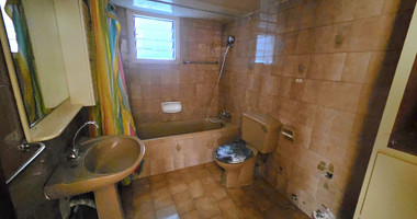 Spacious Six-Bedroom House ( Two Separate 3-Bedroom Apartments) in Agios Ioannis, Limassol