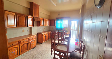 Spacious Six-Bedroom House ( Two Separate 3-Bedroom Apartments) in Agios Ioannis, Limassol