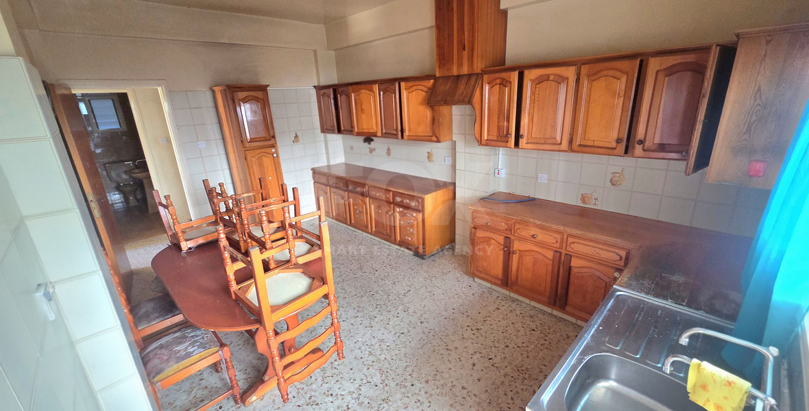 Spacious Six-Bedroom House ( Two Separate 3-Bedroom Apartments) in Agios Ioannis, Limassol