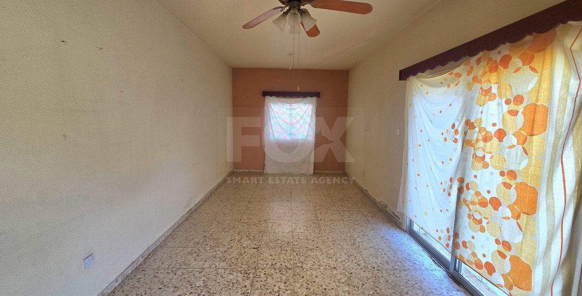 Spacious Six-Bedroom House ( Two Separate 3-Bedroom Apartments) in Agios Ioannis, Limassol