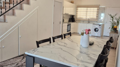 Charming Two-Bed Semi-Detached House in Universal with City Views
