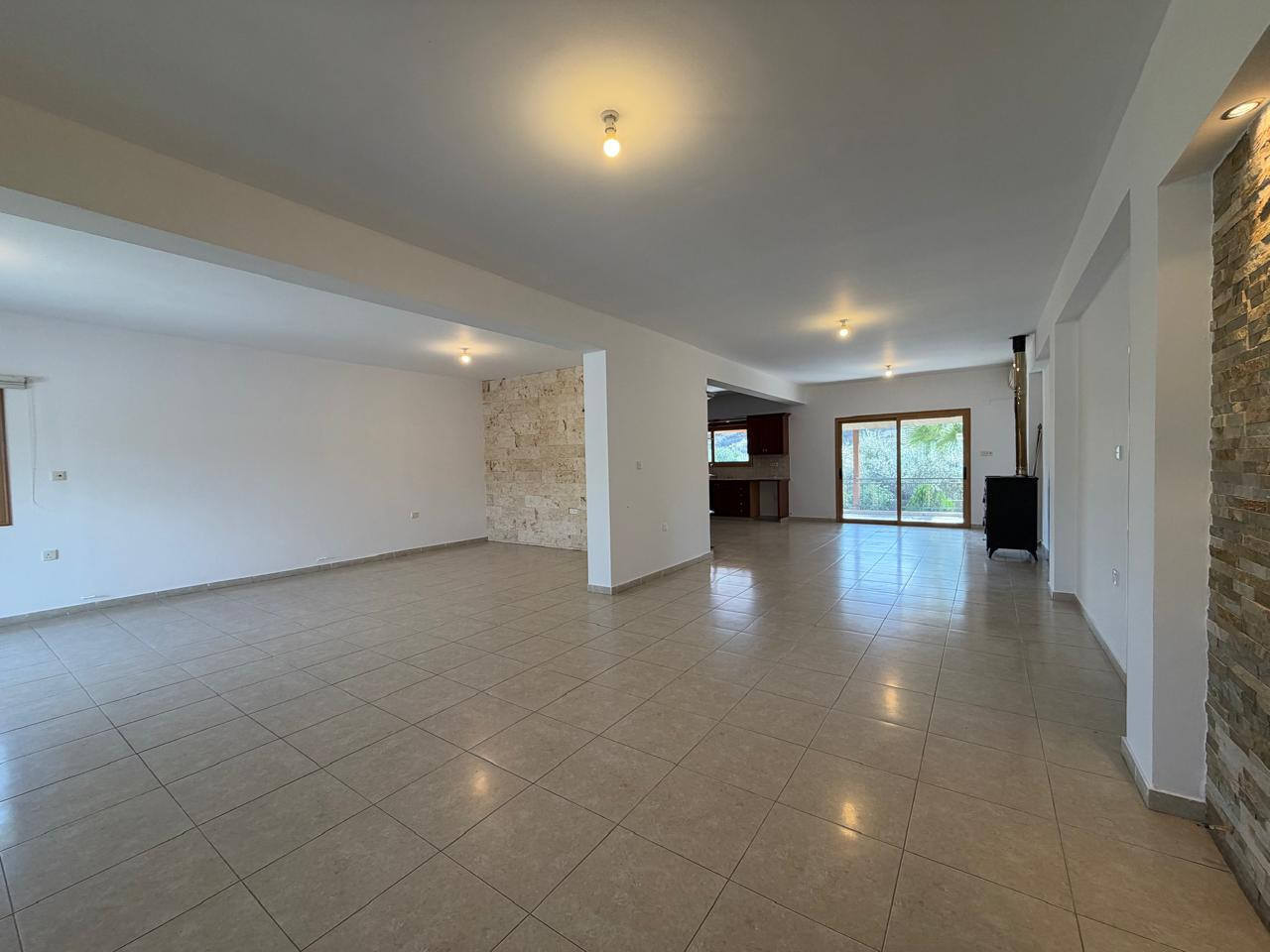 Bungalow 4 Schlafzimmer 170 m² in Parekklisia, Zypern