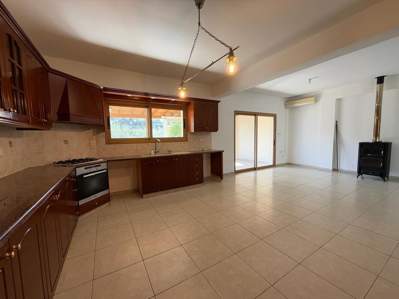 Bungalow 4 Schlafzimmer 170 m² in Parekklisia, Zypern