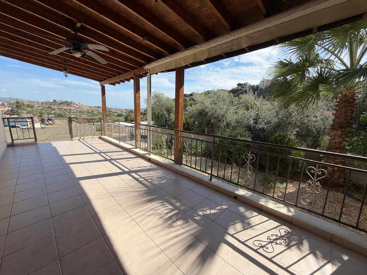 Bungalow 4 Schlafzimmer 170 m² in Parekklisia, Zypern