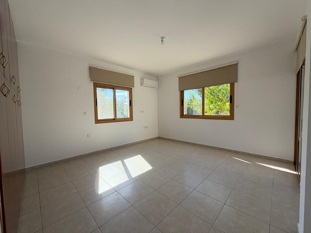 Bungalow 4 Schlafzimmer 170 m² in Parekklisia, Zypern