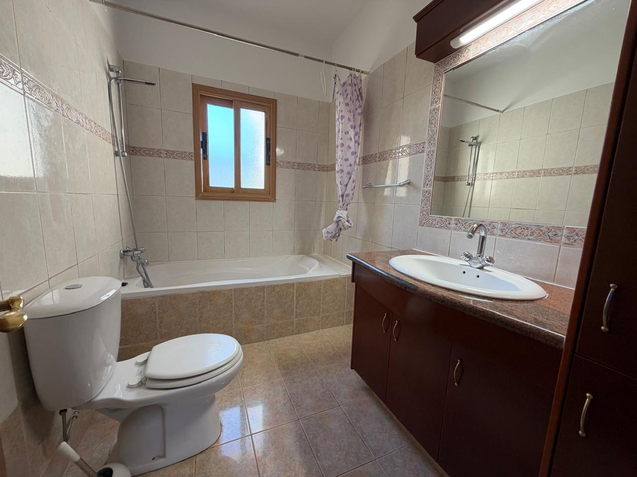 Bungalow 4 Schlafzimmer 170 m² in Parekklisia, Zypern