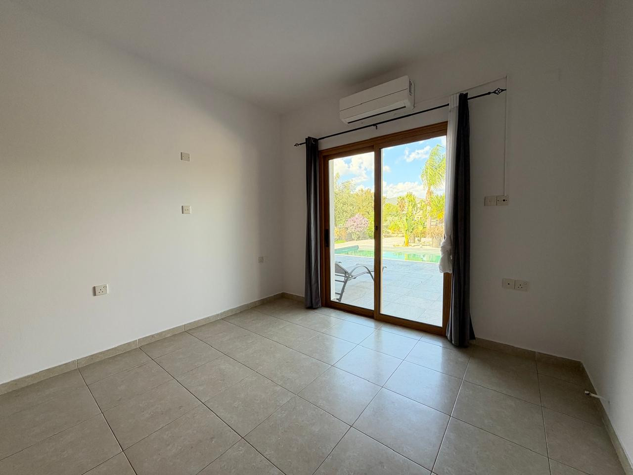 Bungalow 4 Schlafzimmer 170 m² in Parekklisia, Zypern